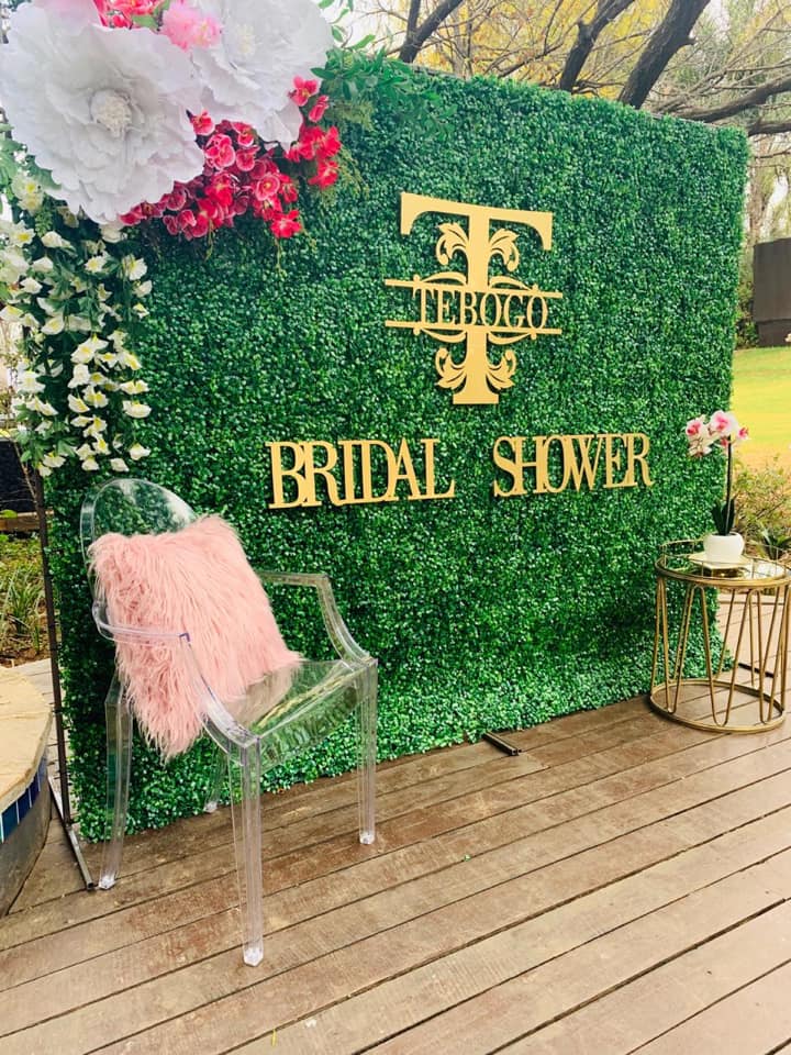 Flowe Wall Signage